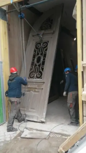 Porte cochère 111 rue de Longchamp dépose du grand vantail