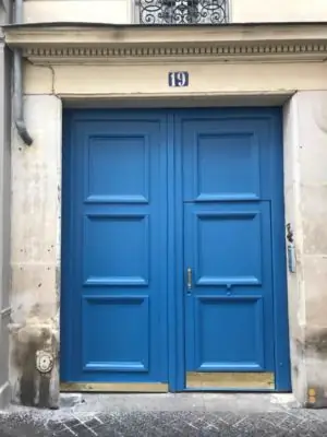Porte cochère 19 rue des Feuillantines porte reposée et mise en peinture