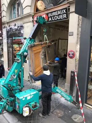 Porte cochère monumentale 68 rue de la Chaussée-d’Antin en dépose