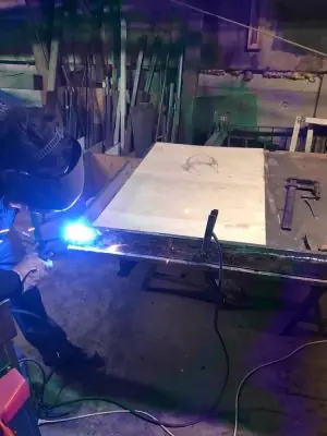 Porte cochère monumentale 68 rue de la Chaussée-d’Antin en restauration à l’atelier