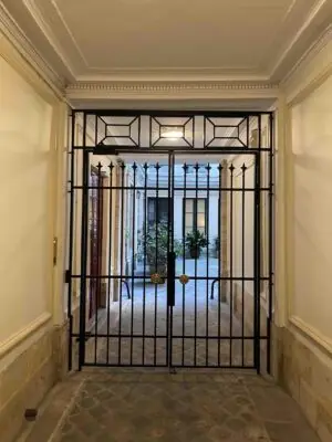 Grille sas 54 rue de Verneuil vue d'ensemble