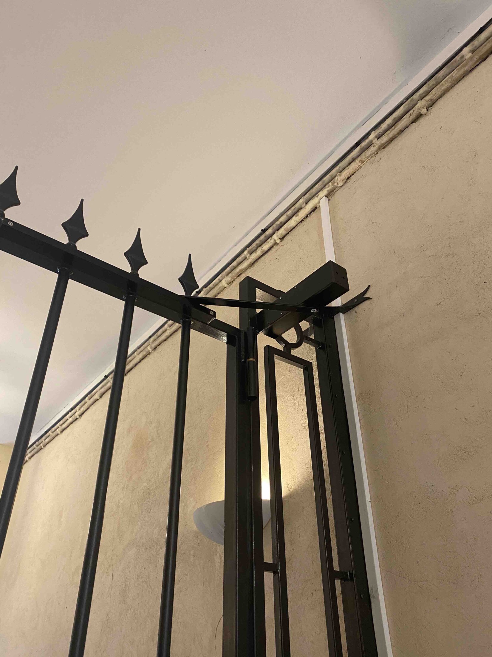 10 Rue Saint Paul Paris 4 - P2 - Détail Ferme Porte