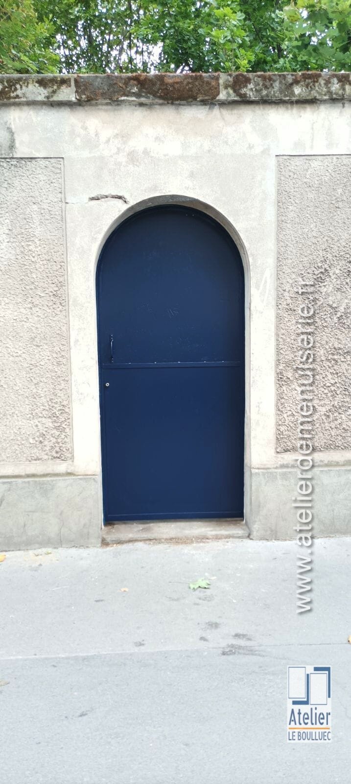 2023 07 - PORTE ACIER INSTITUT DES JEUNES AVEUGLES PARIS 7 PHOTO 1 APRES RESTAURATION VUE EXT