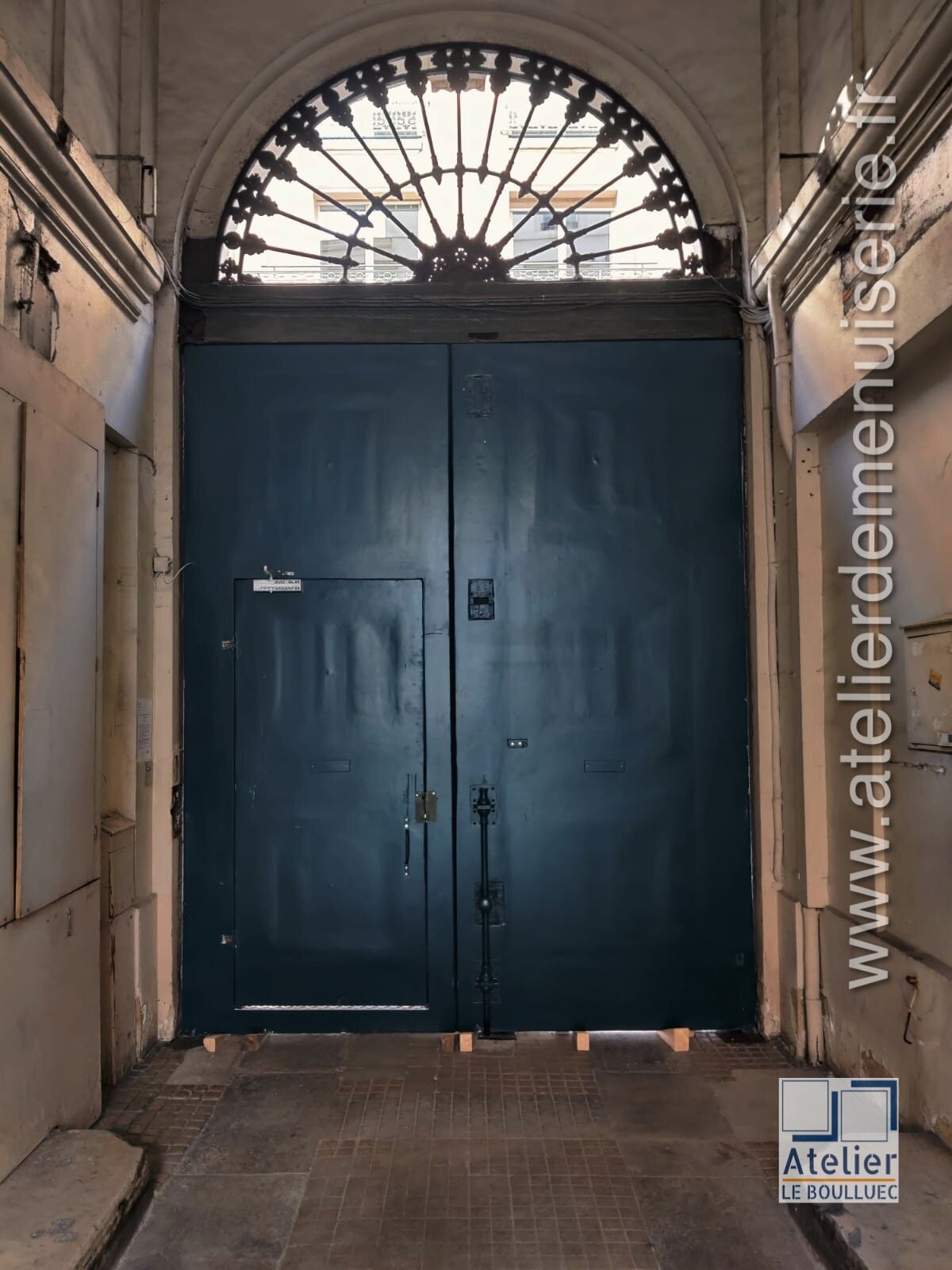 2024 02 - PORTE COCHERE 7 RUE PAUL LELONG PARIS 2 PHOTO 3 APRES RESTAURATION