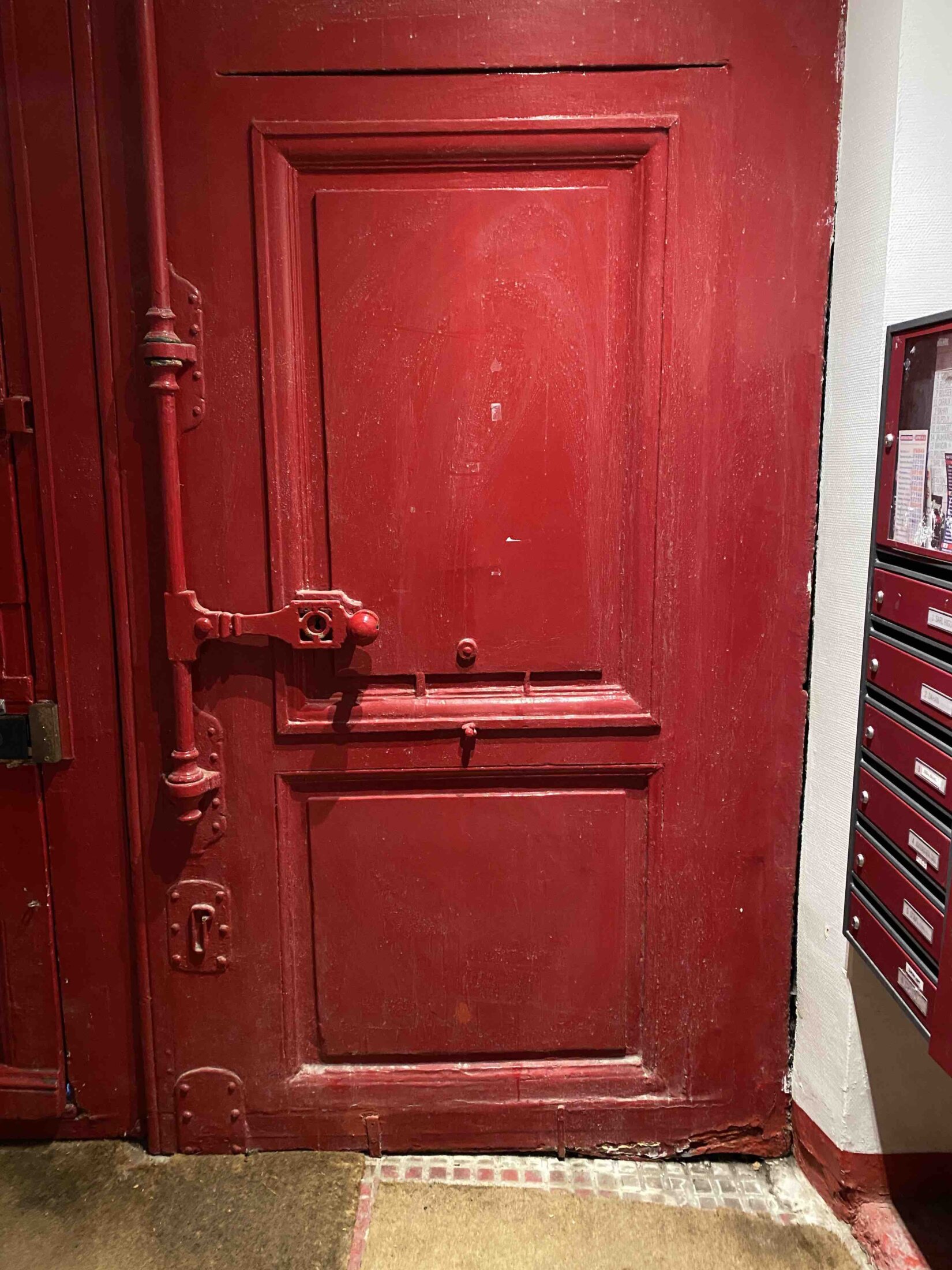 Corrosion Entre équerre Et Traverses Basse - Porte 12 Rue De Villedo P1