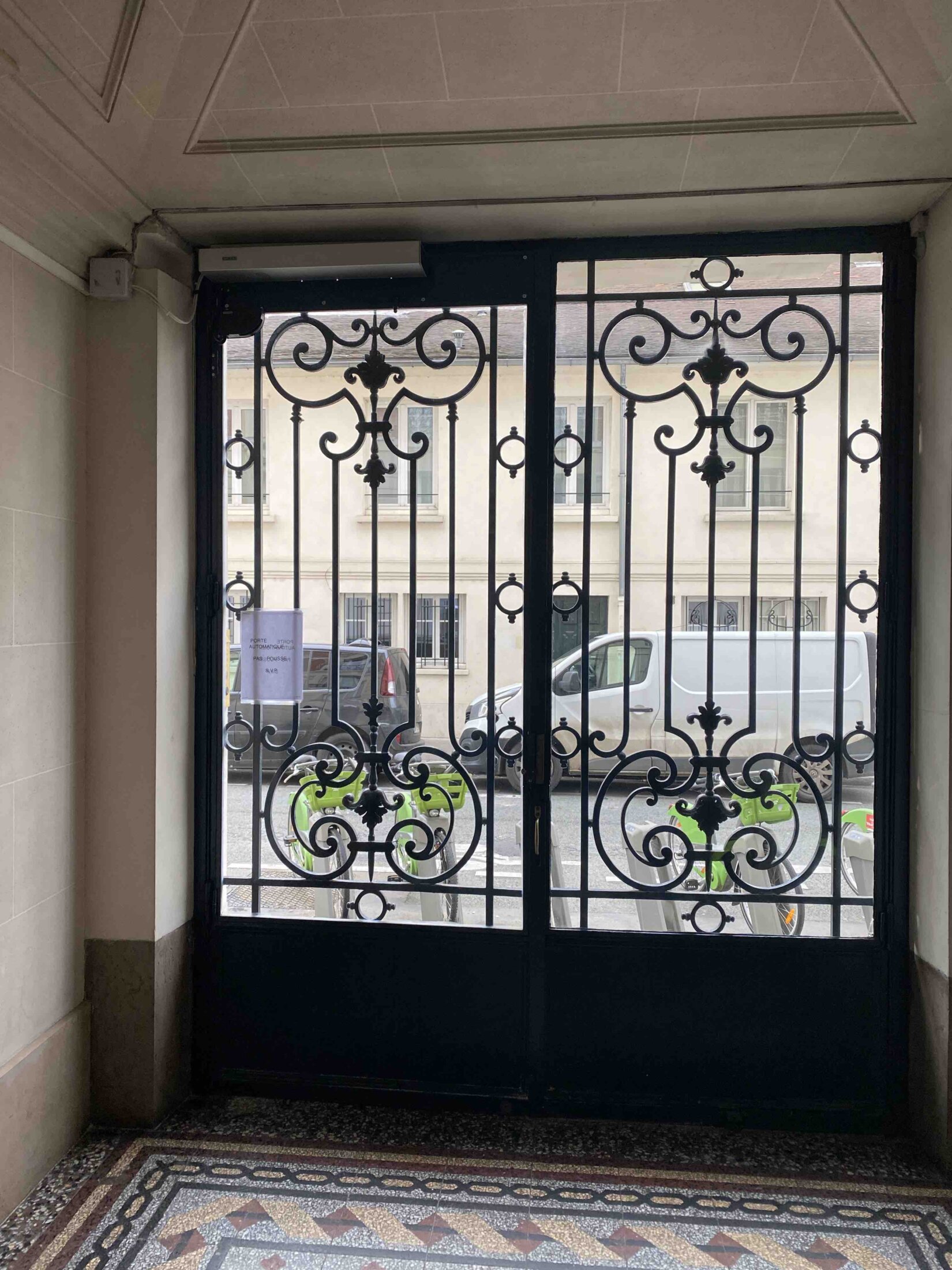 Ferme Porte Sur Porte Acier - 1 Rue De Pontoise - 3 - Vue D'ensemble