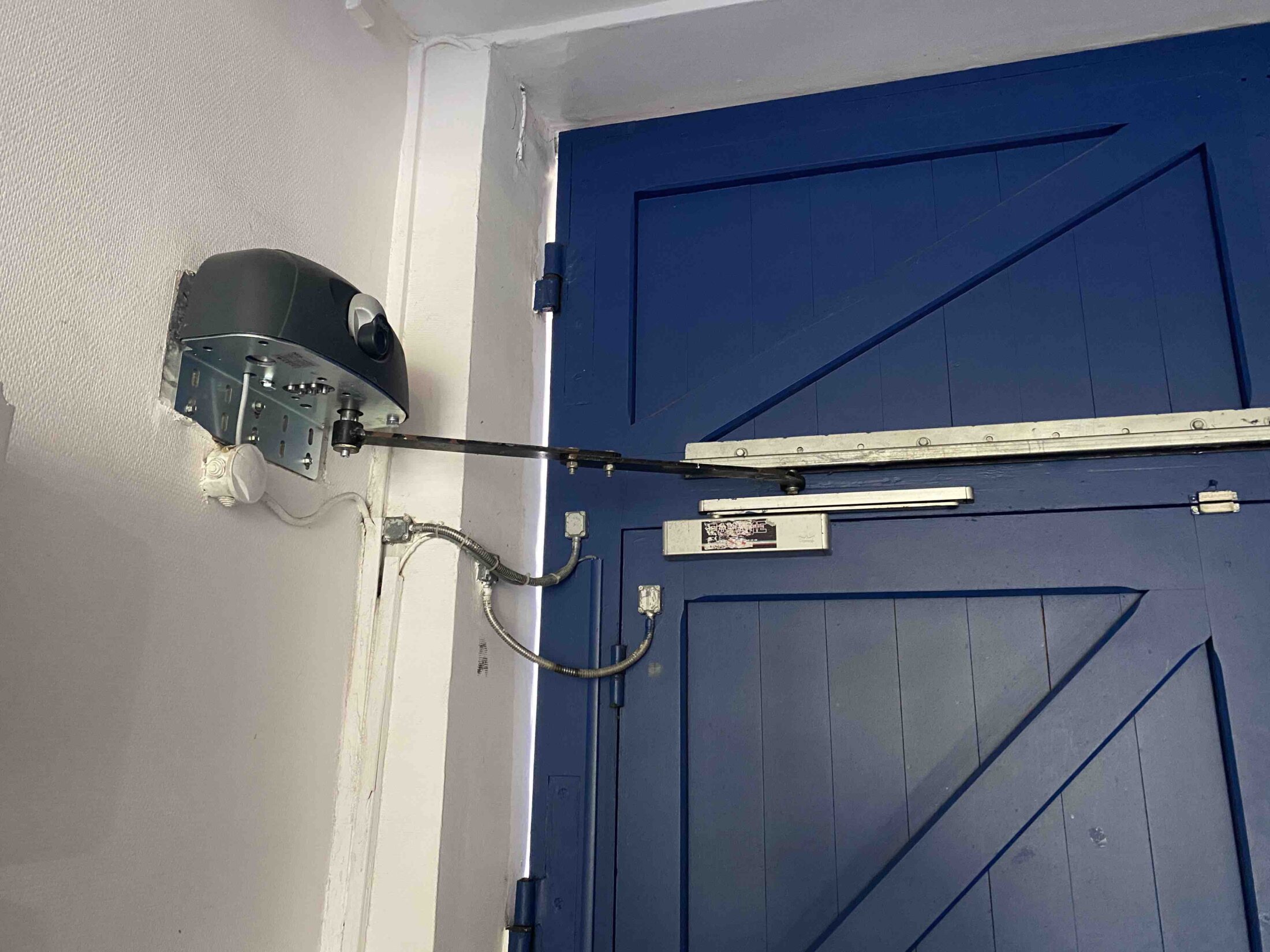 Motorisation Par Bras Sur Coulisses Hauts P2 - 70 Chateau Des Rentiers Paris 13