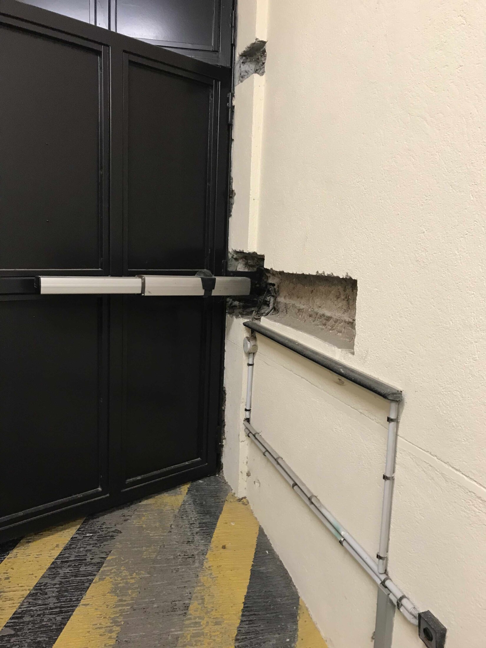 Motorisation Par Vérin Encastrée Dans La Maçonnerie 2