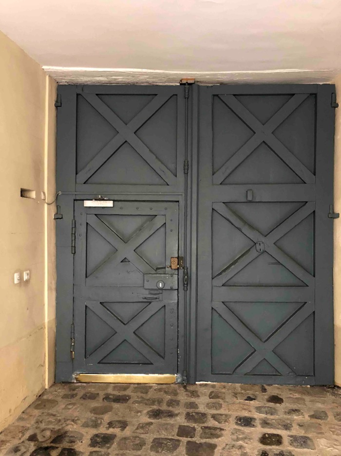 Porte Charetière Coté Intérieur 33 Rue Des Tournelles - PARIS 3 