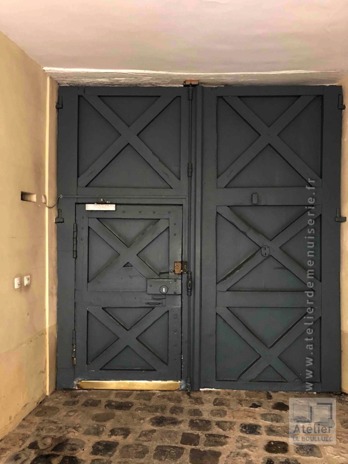 Porte Charetière Coté Intérieur 33 Rue Des Tournelles - PARIS 3 