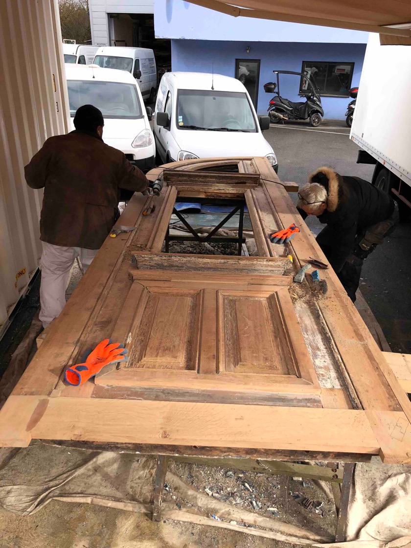 Porte Cochère 111 Rue De Longchamp - 7 : Décapage Sur Porte Partiellement Restaurée 