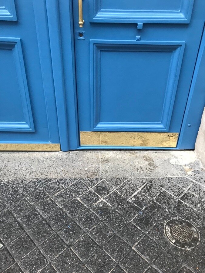 Porte Cochère 19 Rue Des Feuillantines Photo 12- Vantail Portant Le Portillon Avec Seuil Acier Surbaissé