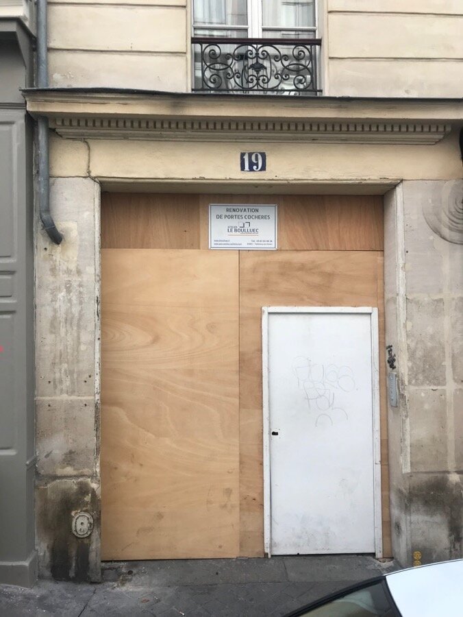 Porte Cochère 19 Rue Des Feuillantines Photo 3 - Porte Provisoire Posée Pendant La Restauration En Atelier