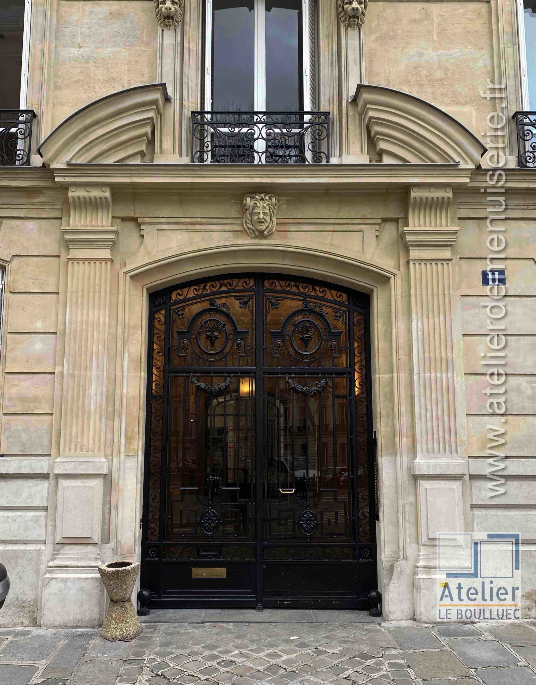 Porte Cochère Acier - 8 RUE DE TEHERAN PARIS 8