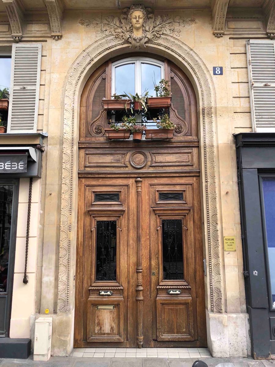 Porte Cochère Avec Baie D\'entresol Période Haussman - 8 RUE PIERRE SEMARD PARIS 9