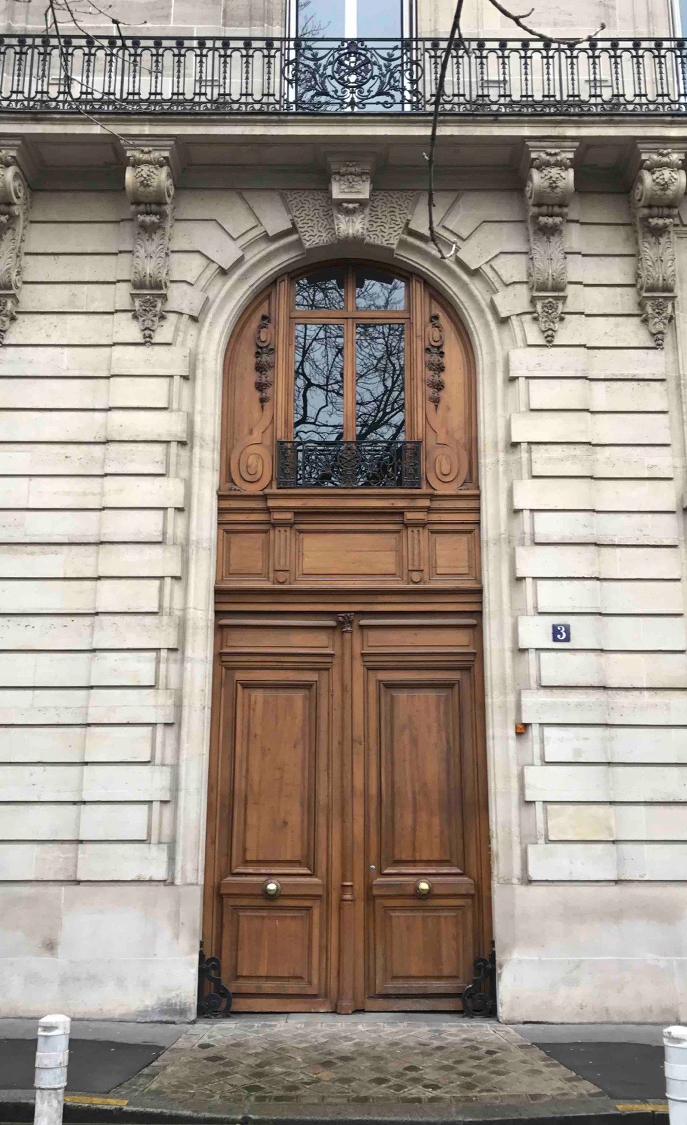 Porte Cochère Avec Grande Baie D\'entresol- 3 Av De Villiers Paris 17