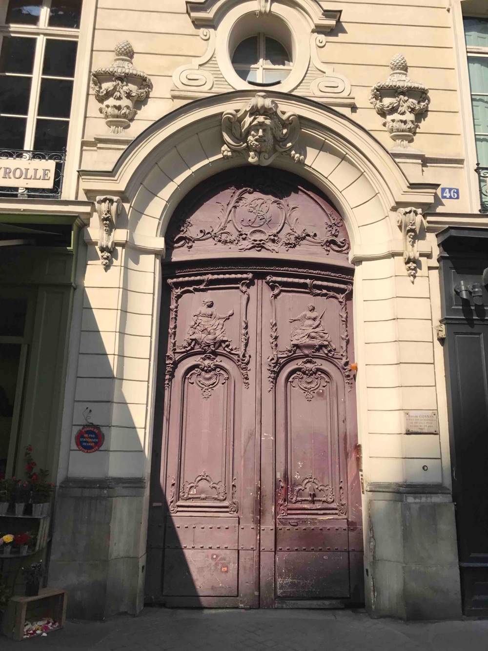 Porte Cochère Monumentale - 46 Rue Du Bac 75007 PARIS