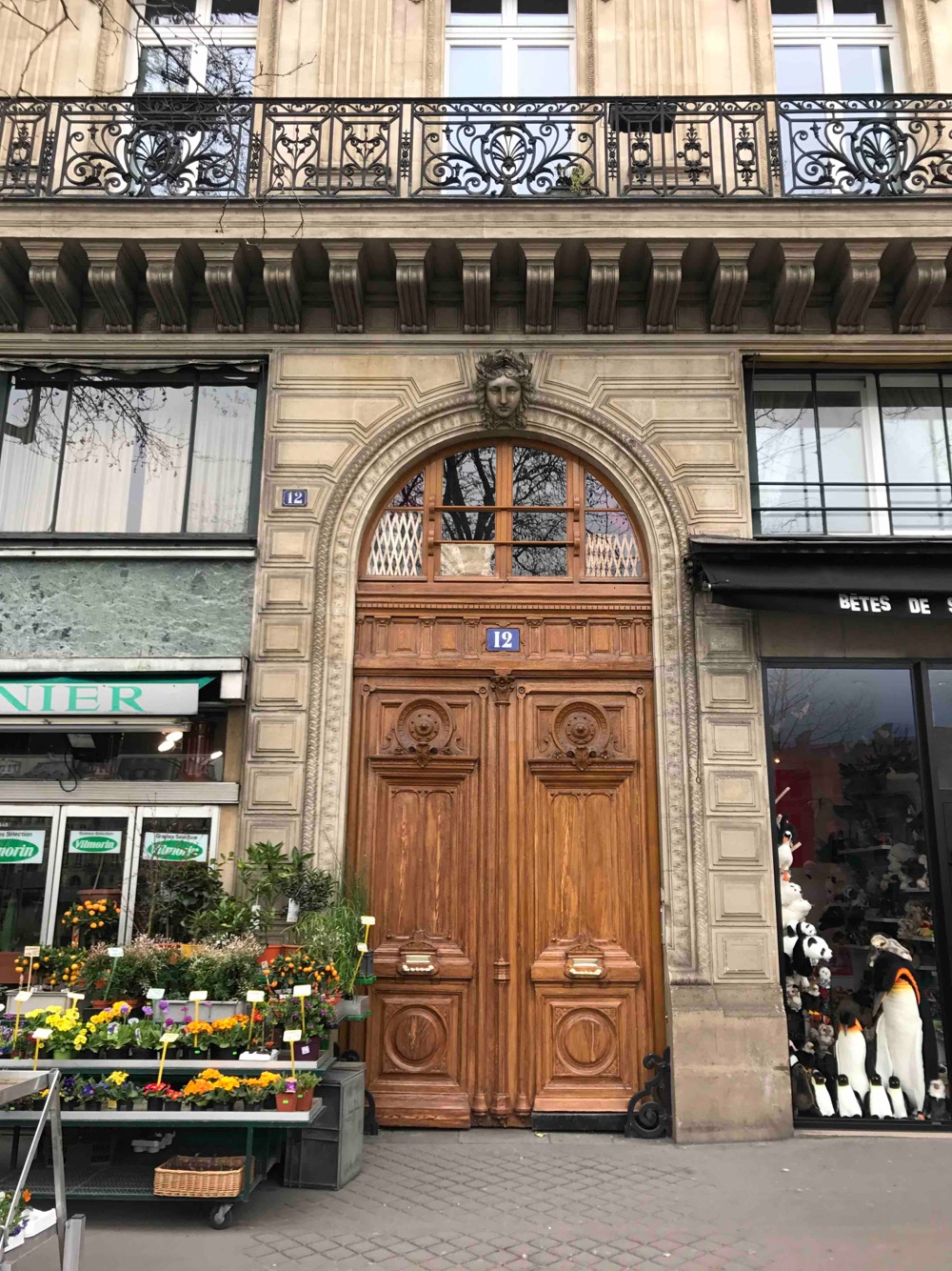 Porte Cochère Monumentale Avec Baie D’entresol 12 Quai De La Mégisserie - Paris 1er