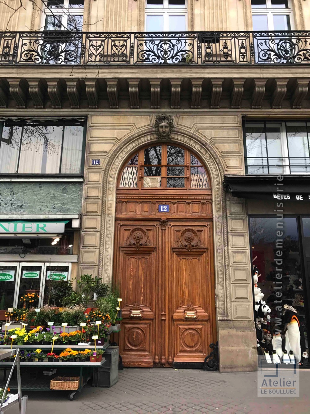 Porte Cochère Monumentale Avec Baie D’entresol 12 Quai De La Mégisserie - Paris 1er
