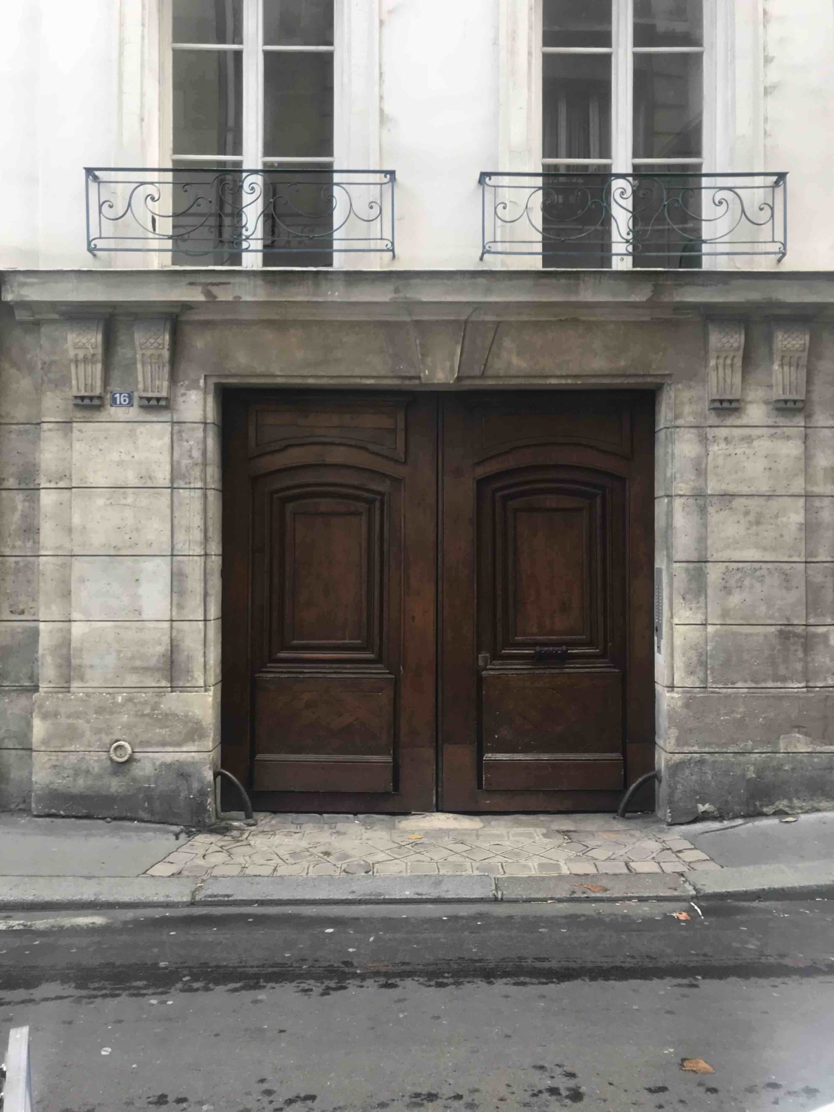Porte Cochère Style Louis XIII - 16 RUE ELZEVIR PARIS 3