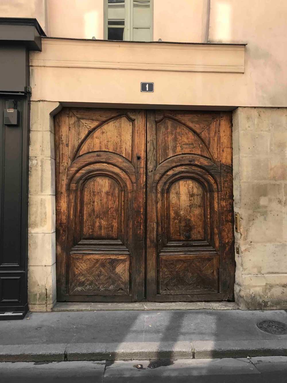 Porte Cochère Style Louis XIII - 1 RUE MAITRE ALBERT PARIS 5