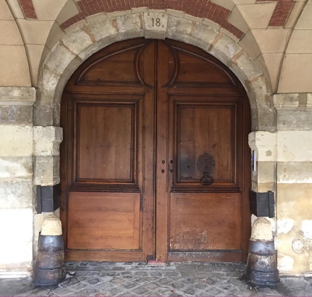 Porte Cochère Style Louis XIII - Paris 11