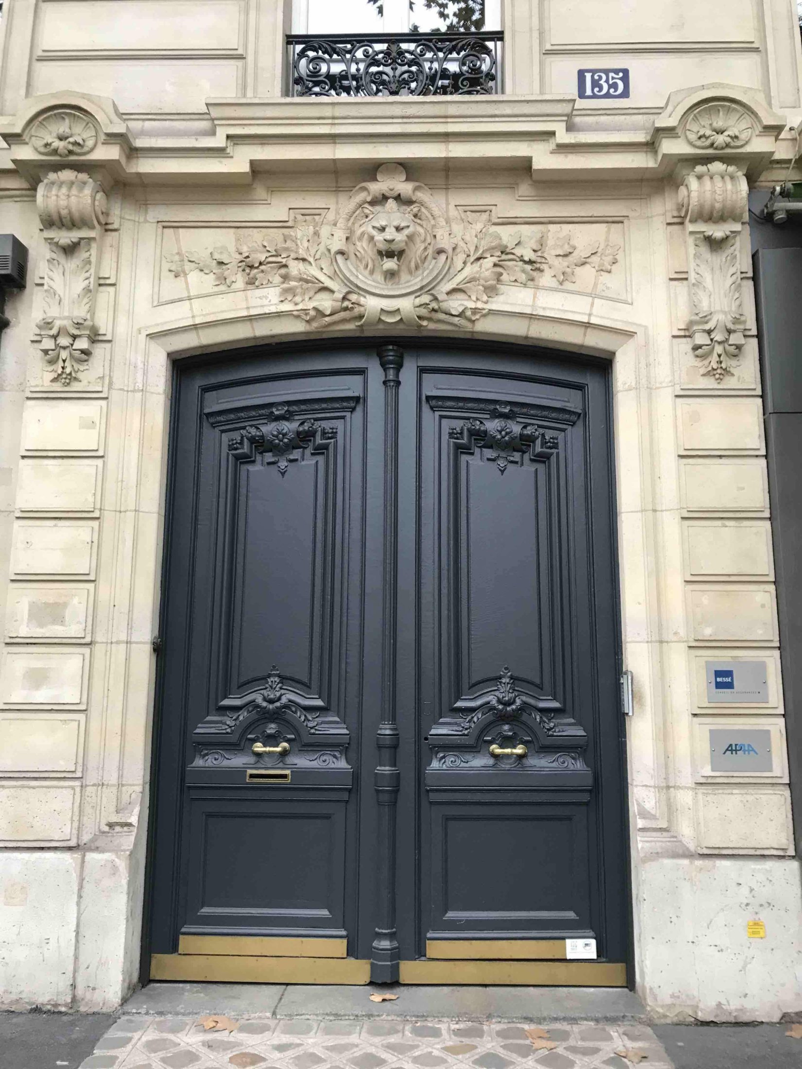 Porte Cochère Style Louis XVI - 135 BD HAUSSMANN PARIS 8