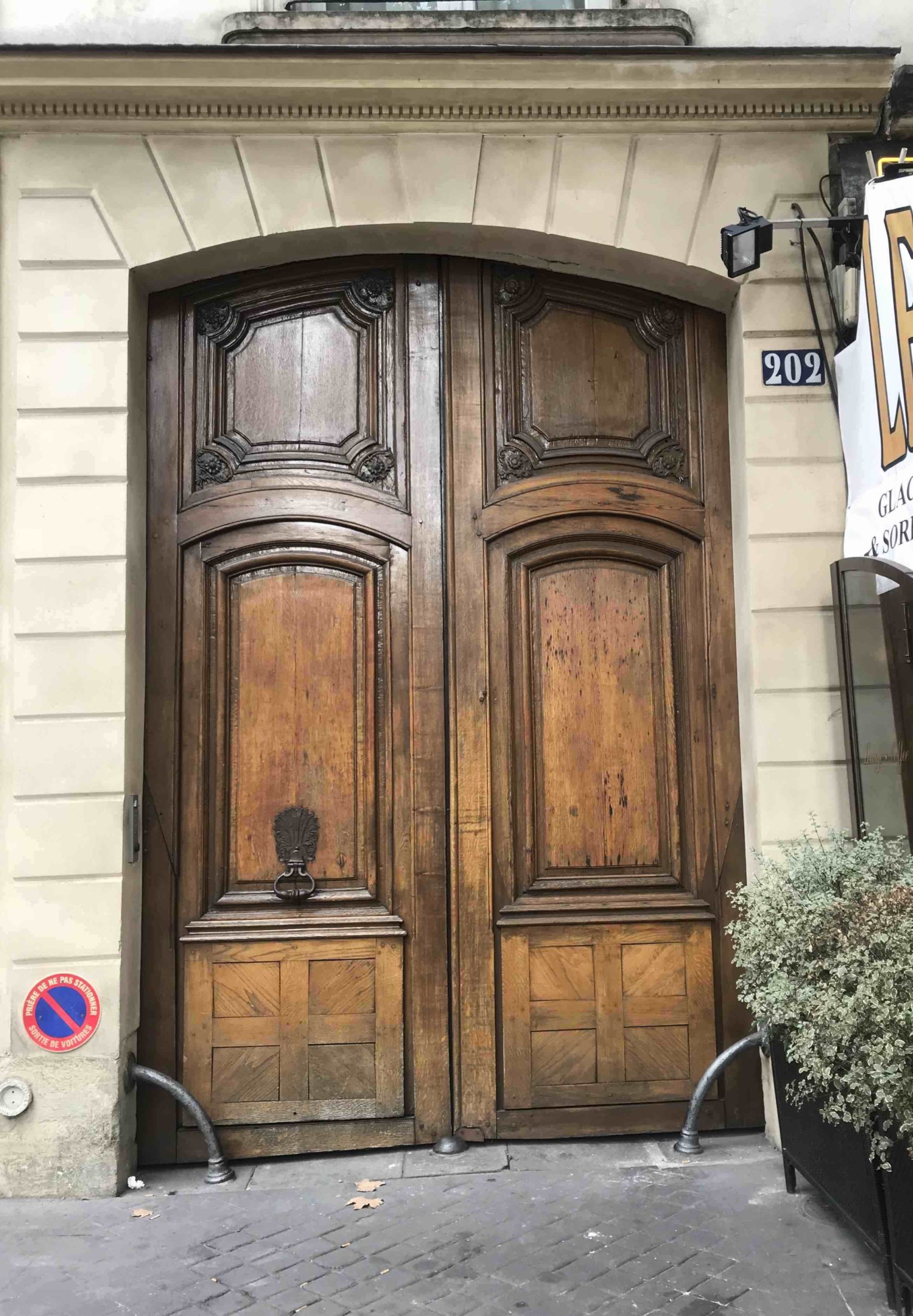 Porte Cochère Style Louis XV - 209 BD SAINT GERMAIN - PARIS 7