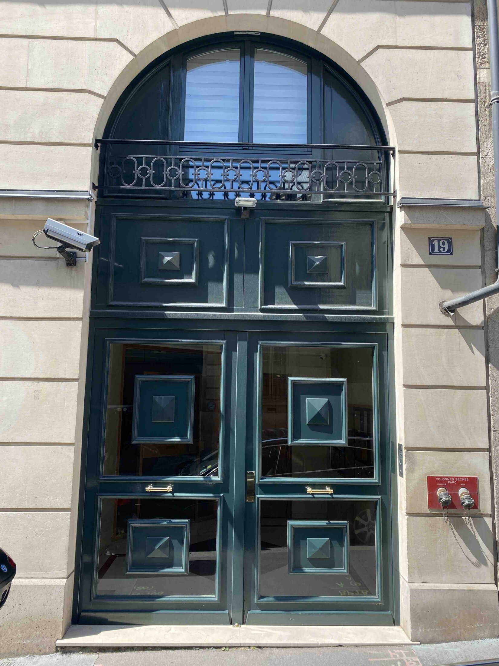 Porte Cochère Verre Bois Acier - 19 RUE AMIRAL D'ESTAING PARIS 16