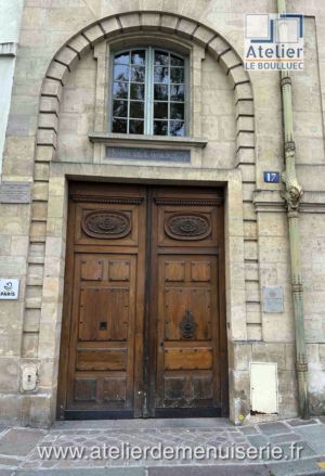 PORTE COCHERE 17 QUAI D\'ANJOU PARIS 4