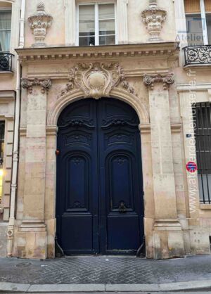 PORTE COCHERE 1 RUE DE LILLE PARIS 7