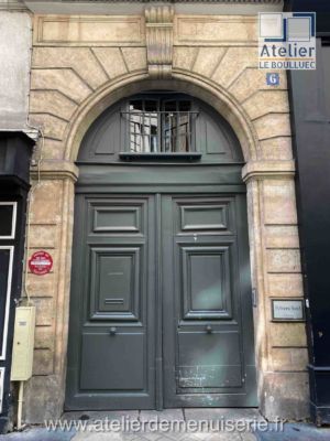 PORTE COCHERE 6 RUE DU MAIL PARIS 2